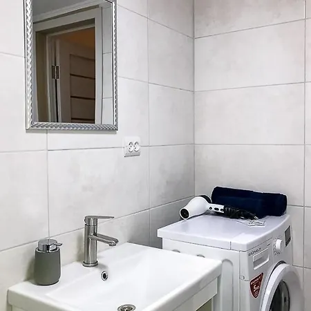 Центр Посуточно Новая Двухуровневая Квартира Da Luisa Mukacheve Exterior photo