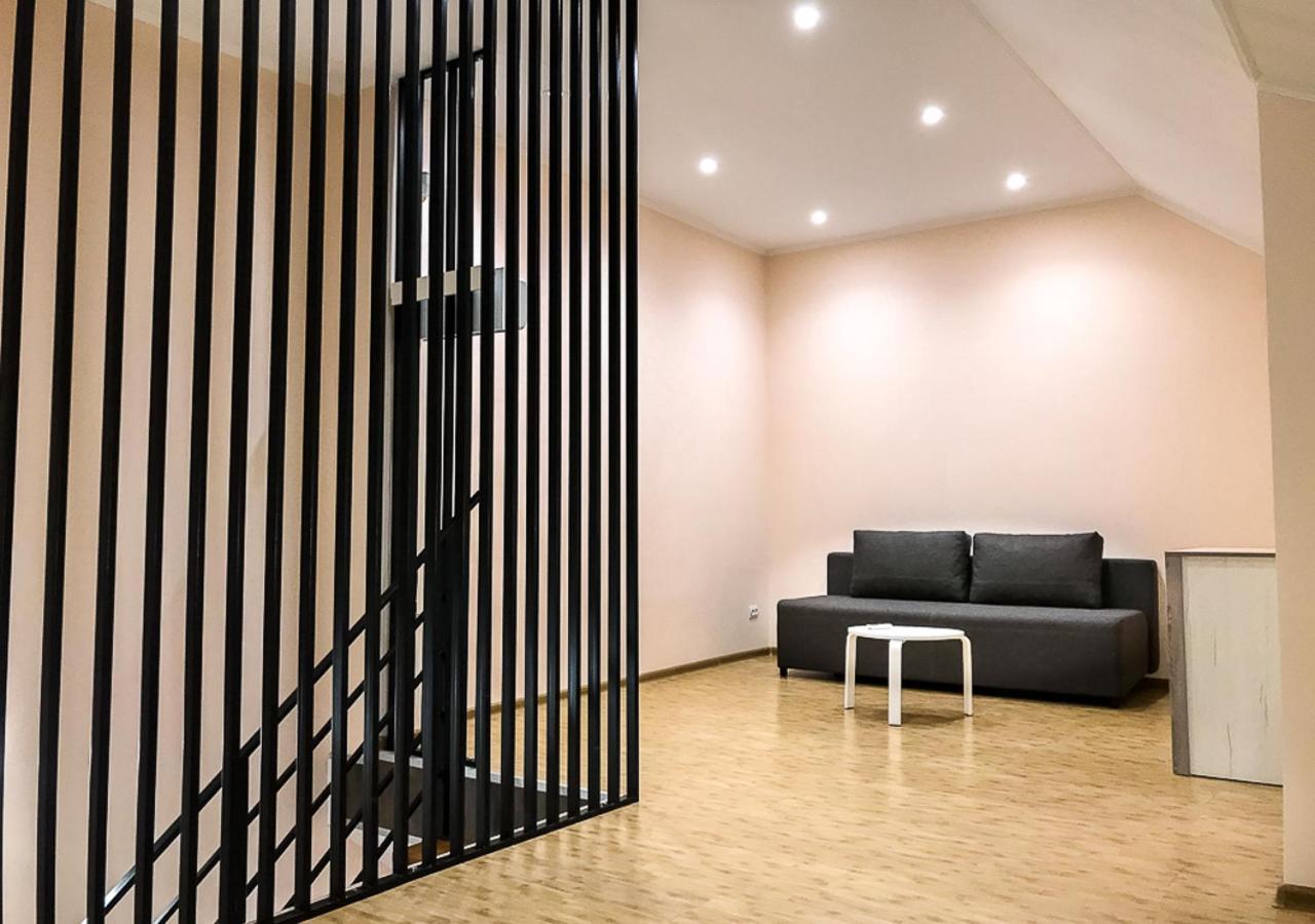 Apartment центр посуточно новая двухуровневая Da Luisa